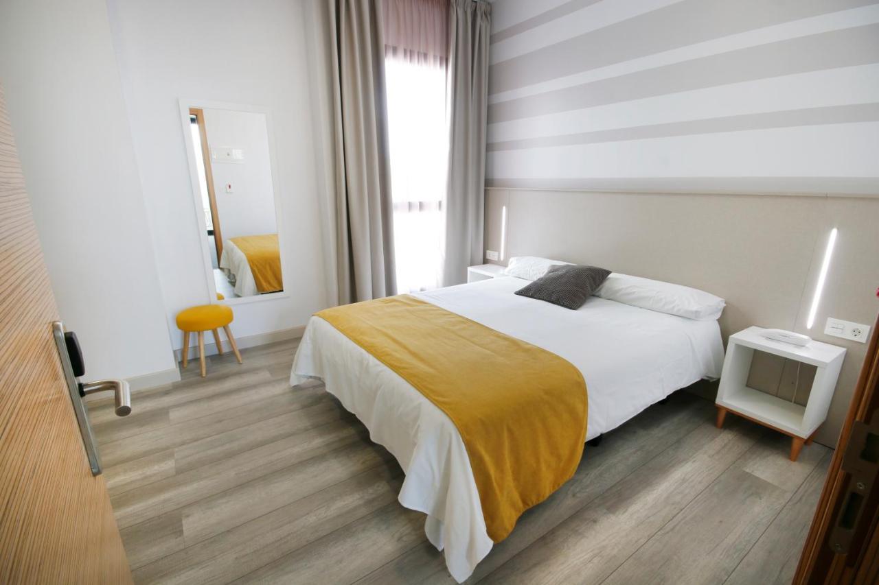 Hotel Leo Monesterio Eksteriør billede