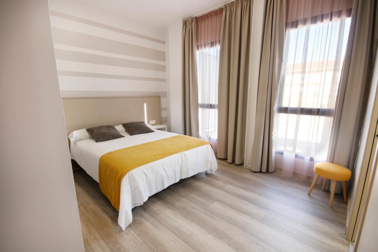 Hotel Leo Monesterio Eksteriør billede