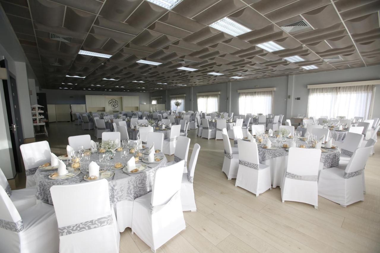 Hotel Leo Monesterio Eksteriør billede
