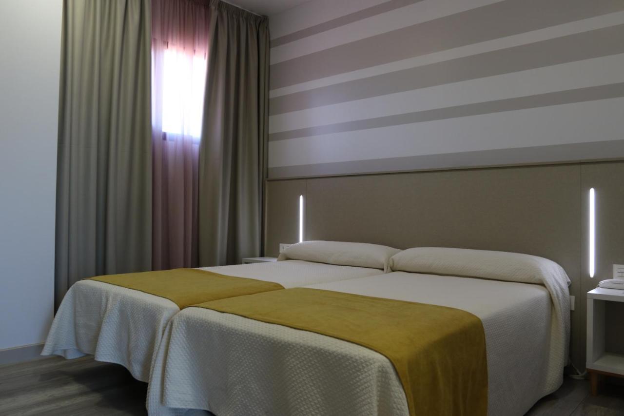 Hotel Leo Monesterio Eksteriør billede